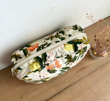 Charger l'image dans la galerie, TROUSSE DE TOILETTE