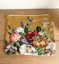 Charger l'image dans la galerie, POCHETTE "OEILLETS"