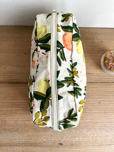 Charger l'image dans la galerie, TROUSSE DE TOILETTE