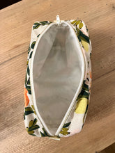 Charger l'image dans la galerie, TROUSSE DE TOILETTE