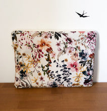 Charger l'image dans la galerie, HOUSSE ORDINATEUR 15 POUCES « VIOLETTE »