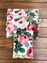 Charger l'image dans la galerie, HOUSSE ORDINATEUR 15 POUCES "ROSES"