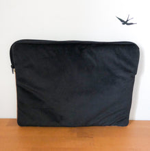 Charger l'image dans la galerie, HOUSSE ORDINATEUR 15 POUCES « GRUES »