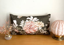 Charger l'image dans la galerie, COUSSIN "PIVOINES"