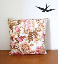 Charger l'image dans la galerie, COUSSIN "GLYCINE"