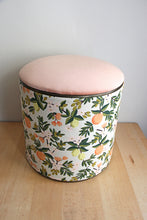 Charger l'image dans la galerie, POUF VINTAGE RESTAURÉ
