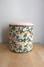 Charger l'image dans la galerie, POUF VINTAGE RESTAURÉ