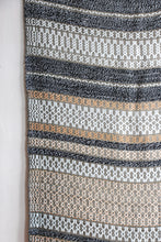 Charger l'image dans la galerie, TAPIS MAROCAIN VINTAGE