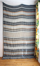 Charger l'image dans la galerie, TAPIS MAROCAIN VINTAGE