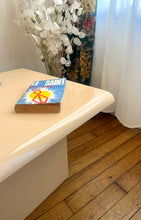 Charger l'image dans la galerie, TABLE BASSE "DAVID LANGE"