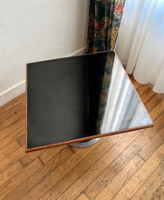 Charger l'image dans la galerie, TABLE BASSE PIED TULIPE