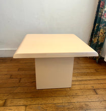 Charger l'image dans la galerie, TABLE BASSE "DAVID LANGE"
