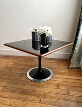 Charger l'image dans la galerie, TABLE BASSE PIED TULIPE