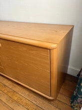 Charger l'image dans la galerie, ENFILADE BASSE EN BOIS BLOND