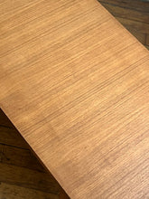 Charger l&#39;image dans la galerie, TABLE BASSE DESIGN SCANDINAVE