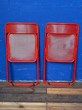 Charger l'image dans la galerie, DUO DE CHAISES PLIANTES EN MÉTAL PERFORÉ