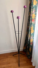 Charger l'image dans la galerie, PORTE-MANTEAU TRIPODE ANNÉES 50