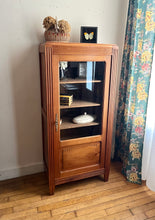 Charger l&#39;image dans la galerie, BONNETIÈRE VITRÉE