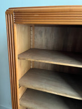 Charger l&#39;image dans la galerie, BONNETIÈRE VITRÉE