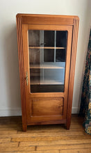 Charger l&#39;image dans la galerie, BONNETIÈRE VITRÉE