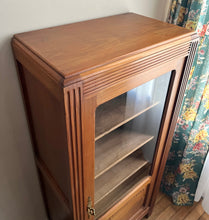 Charger l&#39;image dans la galerie, BONNETIÈRE VITRÉE