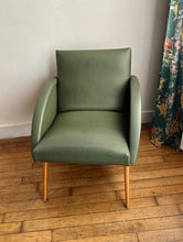 Charger l'image dans la galerie, FAUTEUILS EN SKAÏ ANNÉES 50