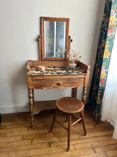 Charger l'image dans la galerie, COIFFEUSE ANCIENNE